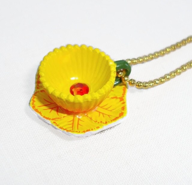 Fairlee - yellow daffodil flower teacup necklace