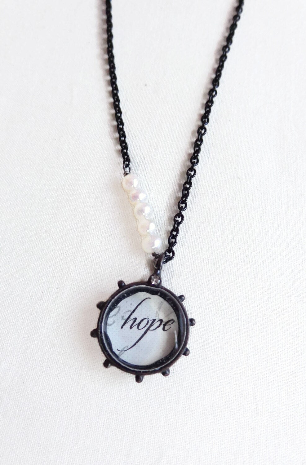 Nadine - hope necklace with freshwater pearls