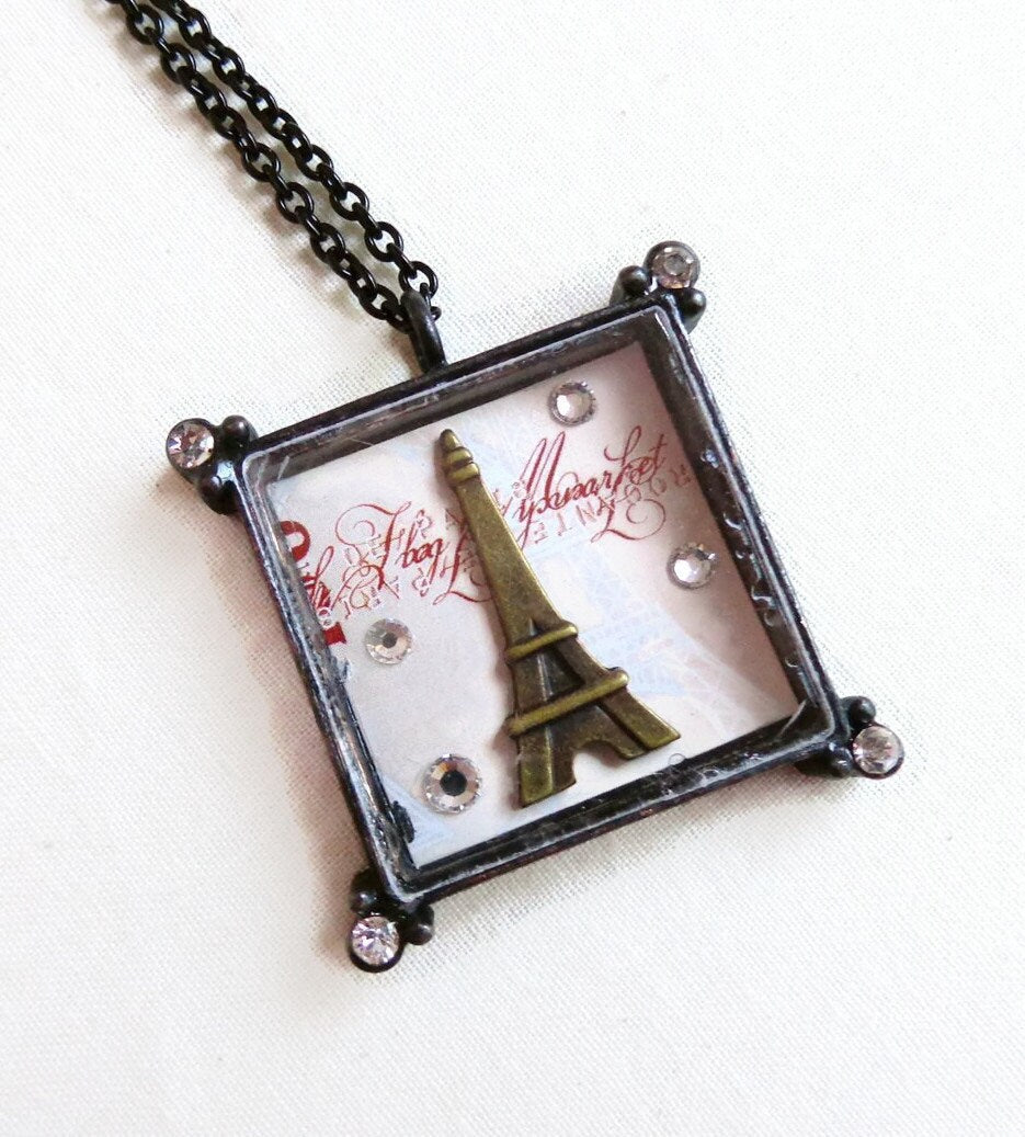 Delphine - Eiffel tower charm necklace