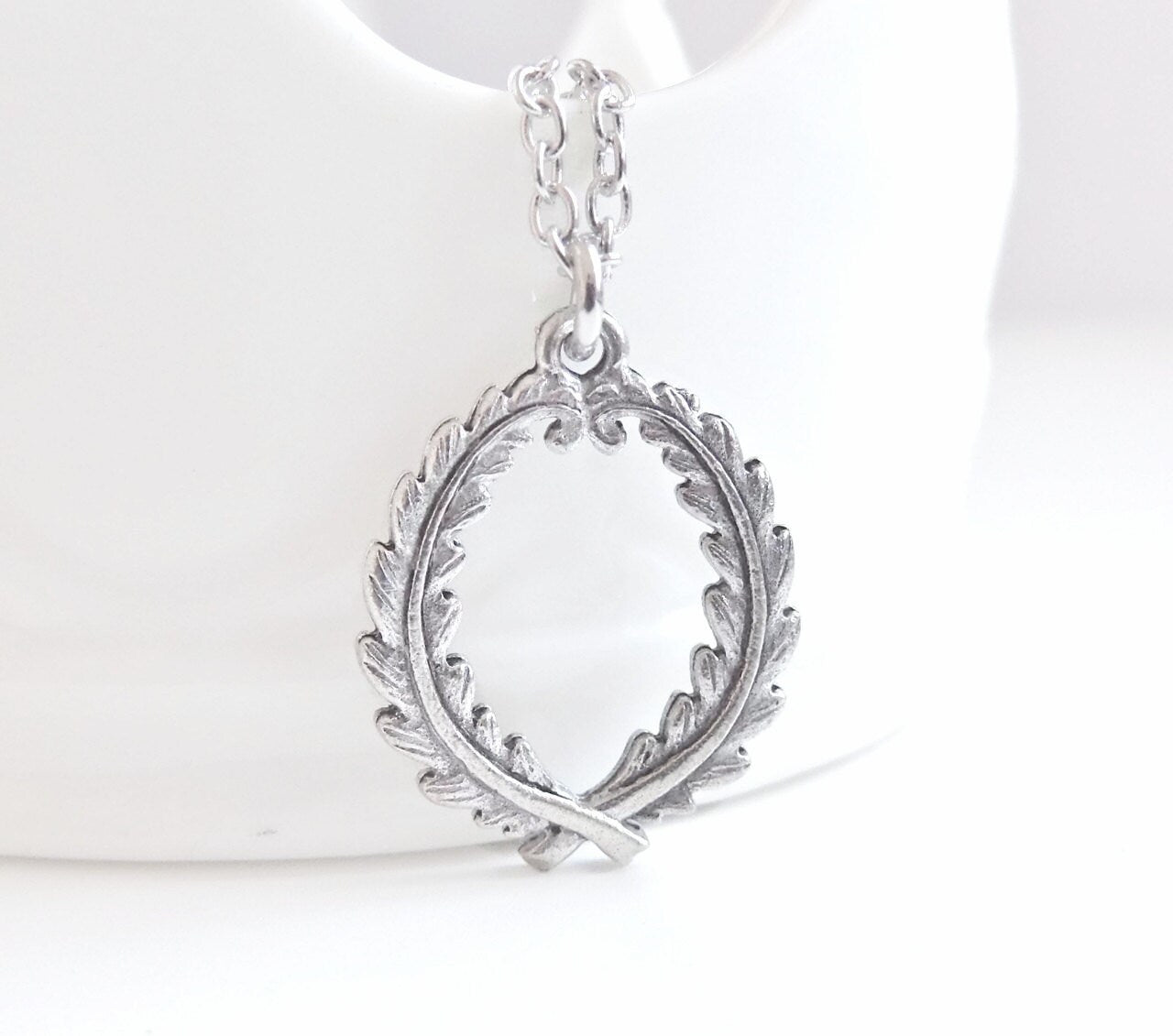 Laura - laurel wreath Necklace in Pewter