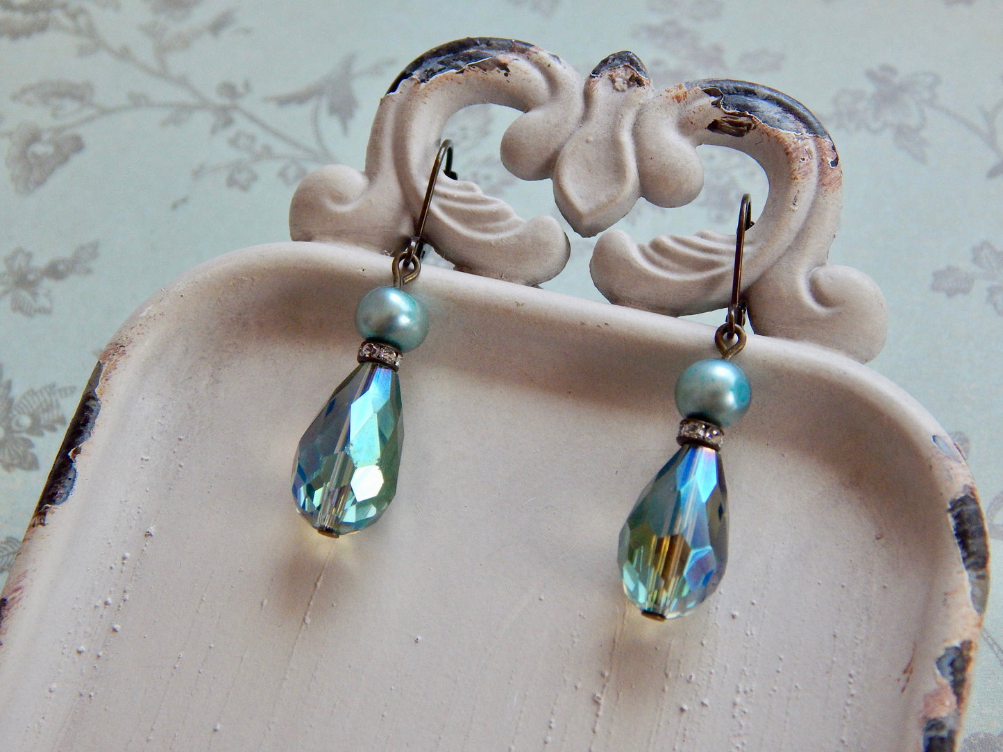 Madison - Blue pearl and crystal earrings