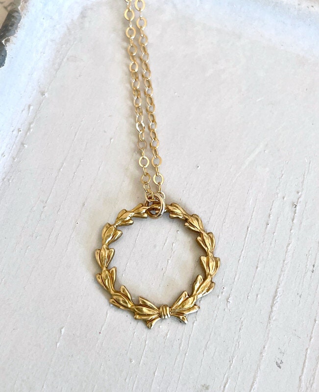 Laurel 3 - Wreath Necklace in Antique Gold