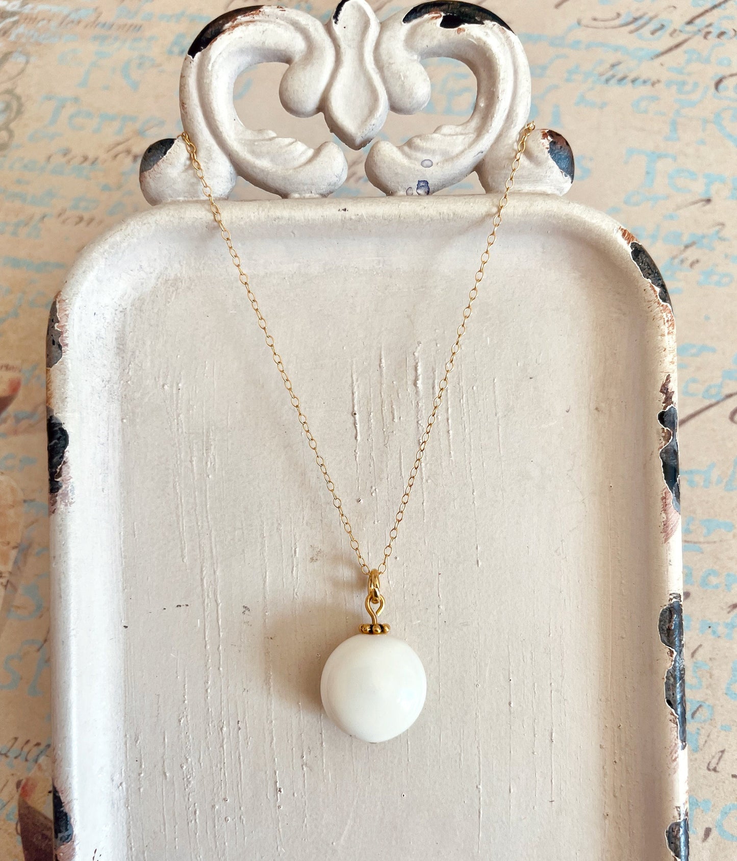 Cream coin pearl necklace