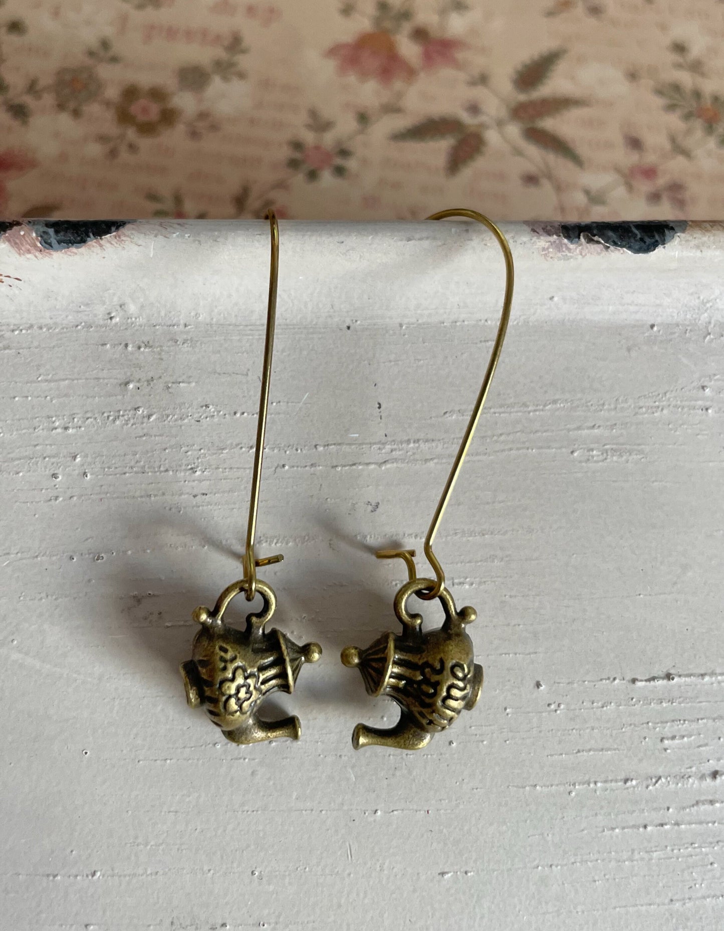 Eliza - Teapot charm earrings - antique brass - tea earrings