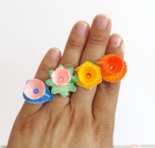 Clora - miniature flower teacup ring