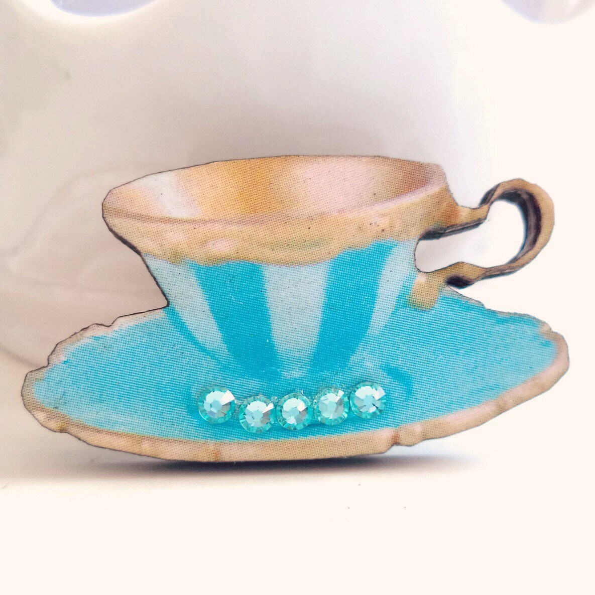 Alice in Wonderland Wood Stripe Teacup Brooch
